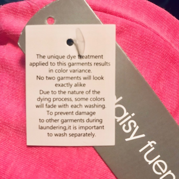 Cute ‘Daisy Fuentes Fit’ shorts - Picture 5 of 5